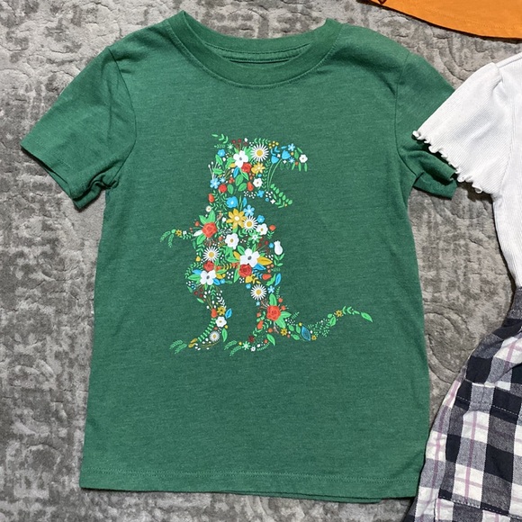 🔥4/20! Bundle of 5 girls shirts and dress. Size 4T - Picture 2 of 14